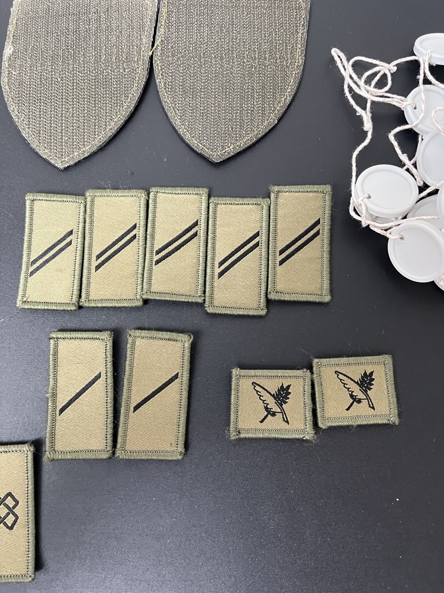Schweizer Armee Toppe: Ensemble écussons et insignes Armée Suisse – Nuovo (secondo la descrizione) da Les Avanchets venduto da lunedeneige.shop 3