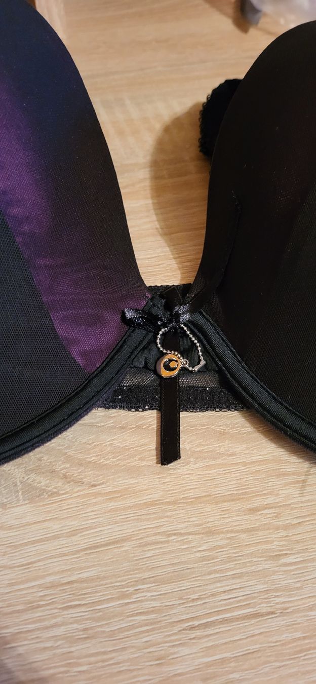 Altra biancheria intima: BH 90 D schwarz mit pink unterlegt – Usato da Schweizersholz venduto da fuchs06 1