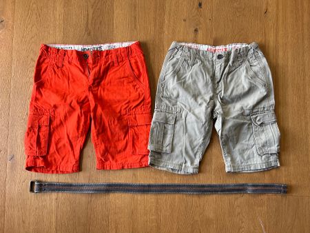 2er Set Sommer-Shorts 146 mit Gürtel - Top Zustand!