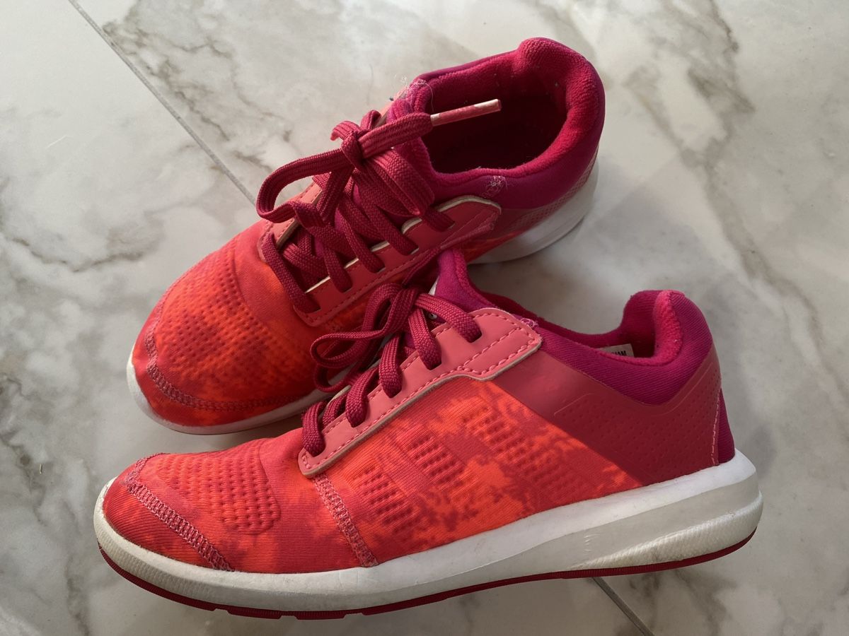 Adidas Scarpe per ragazze: Mädchen Sportschuhe Adidas Gr. 32 – Usato da Estavayer-le-Lac venduto da Mimmy02