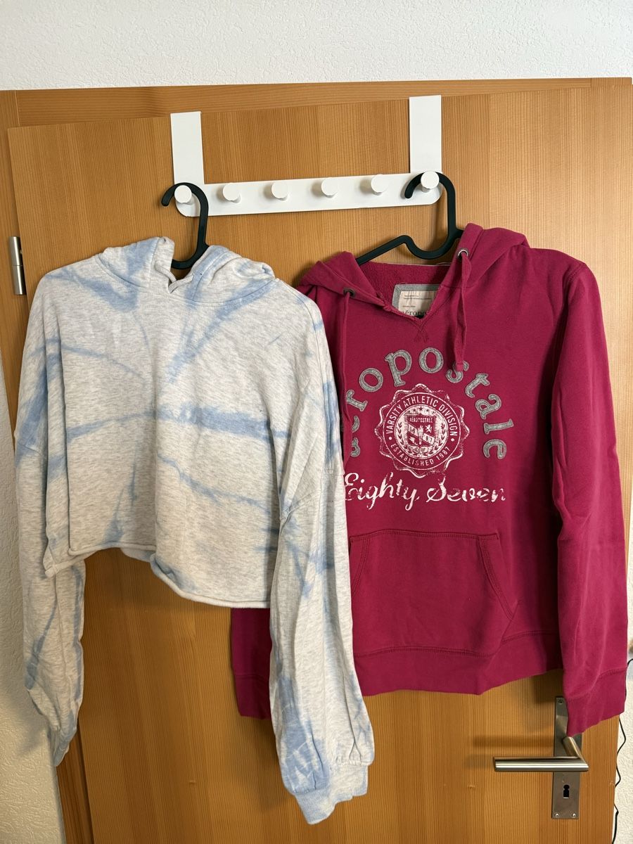 Kleiderpakete: Pullis/Sweathose-Paket Grösse M.  – Gebraucht aus Bönigen von nay_w9nv 1