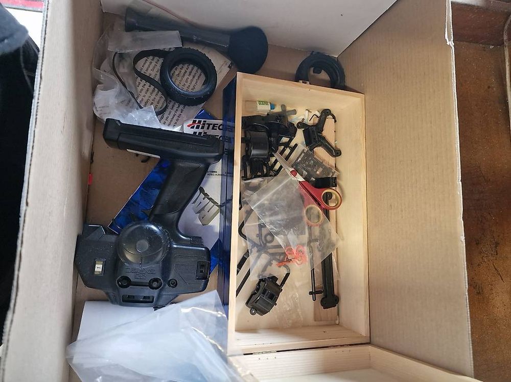 RC Kits de montage: Rc Auto mit Fernsteuerung  – D'occasion à Amlikon-Bissegg par fpu_8vjj 2