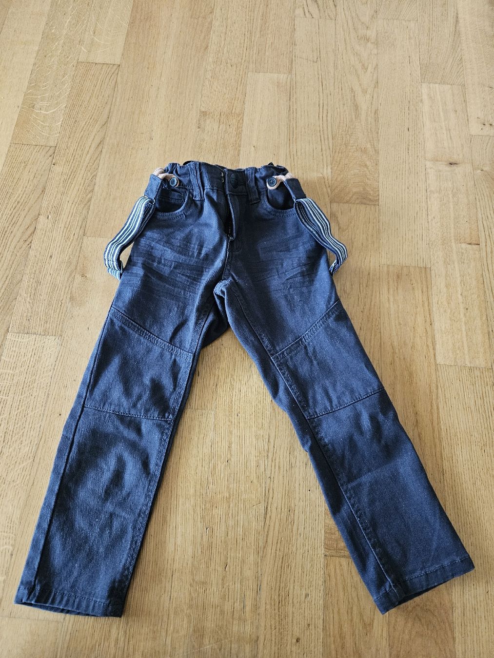 Pantaloni: Hose Grösse 104 – Usato da Rickenbach SO venduto da S.u.n.s.h.i.n.e.83