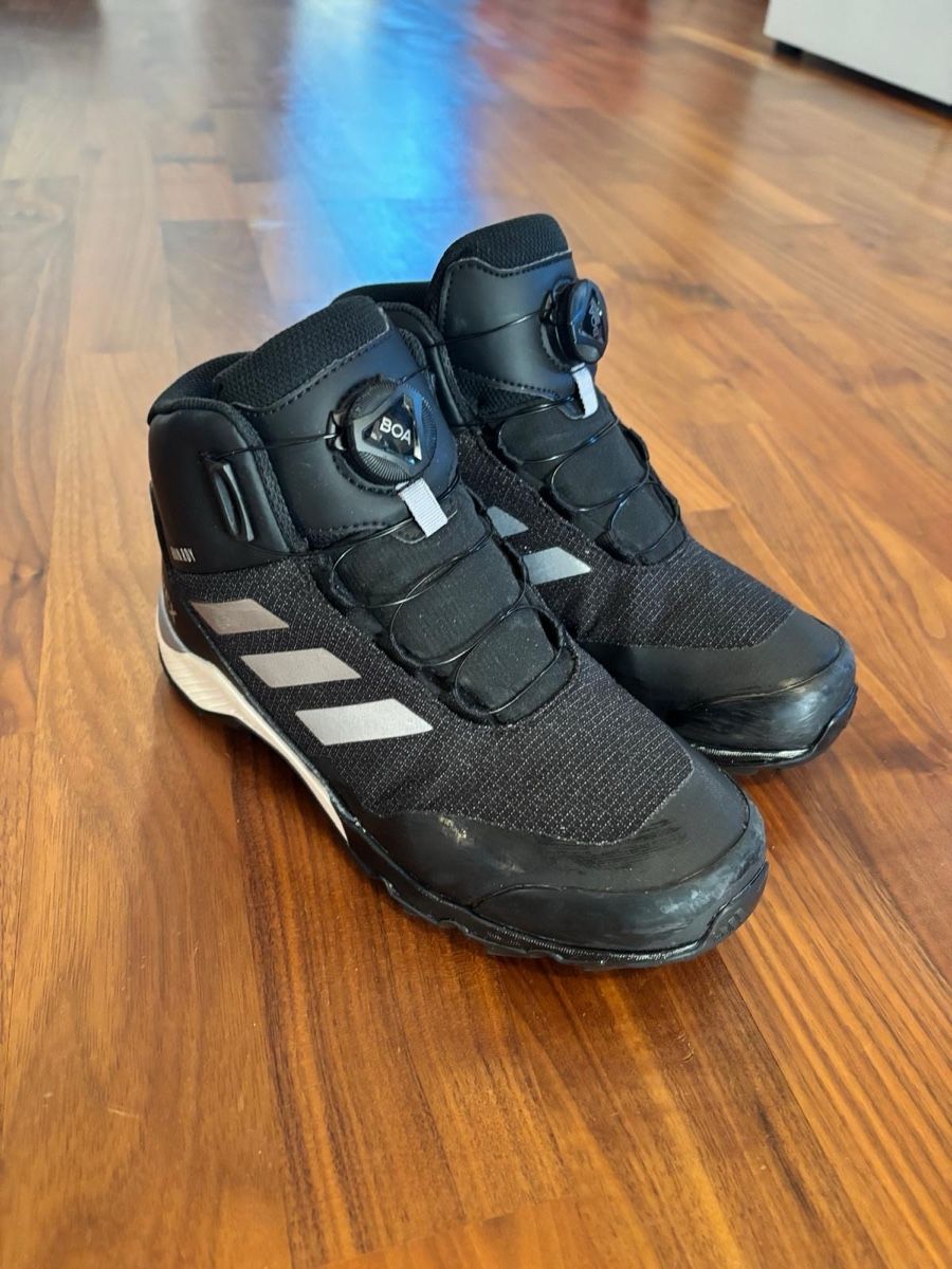 Schuhe für Jungen: Adidas Wanderschuhe BOA Verschluss schwarz gebraucht – Gebraucht aus Herisau von TomLie