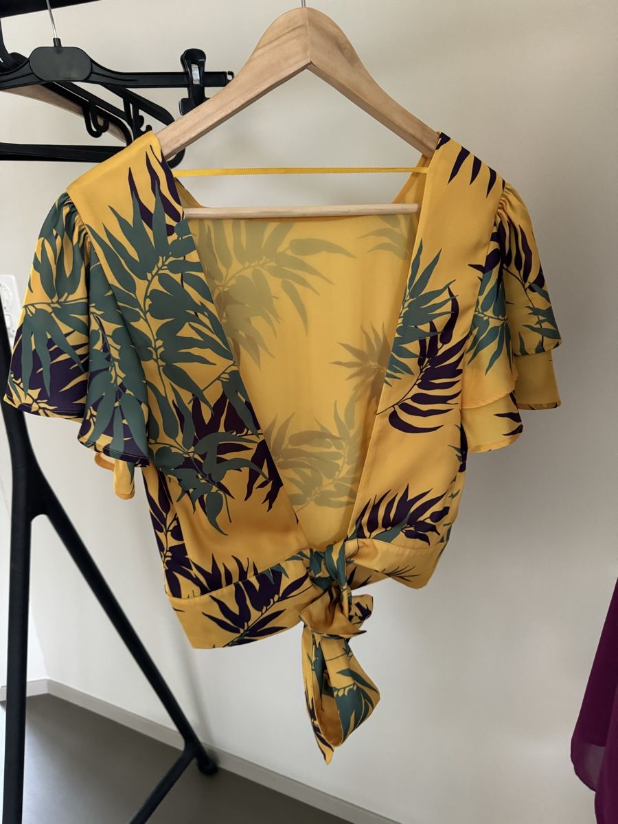 Top: Satin Blouse yellow green print tie front size M – Nuovo (secondo la descrizione) da Zürich venduto da alieacelina 2