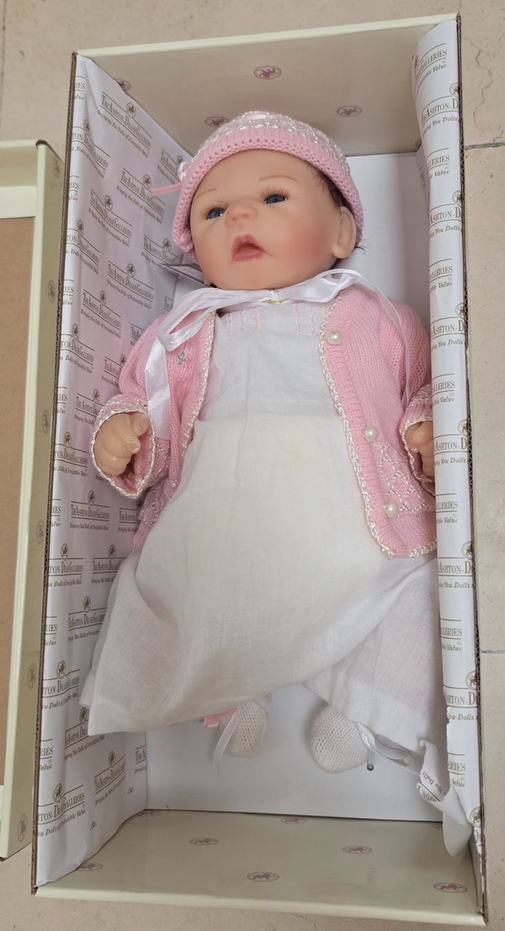 Puppen: Poupée Paula / Phoebe The Ashton Galleries – Neu und originalverpackt aus Bulle von Chimchiree 1
