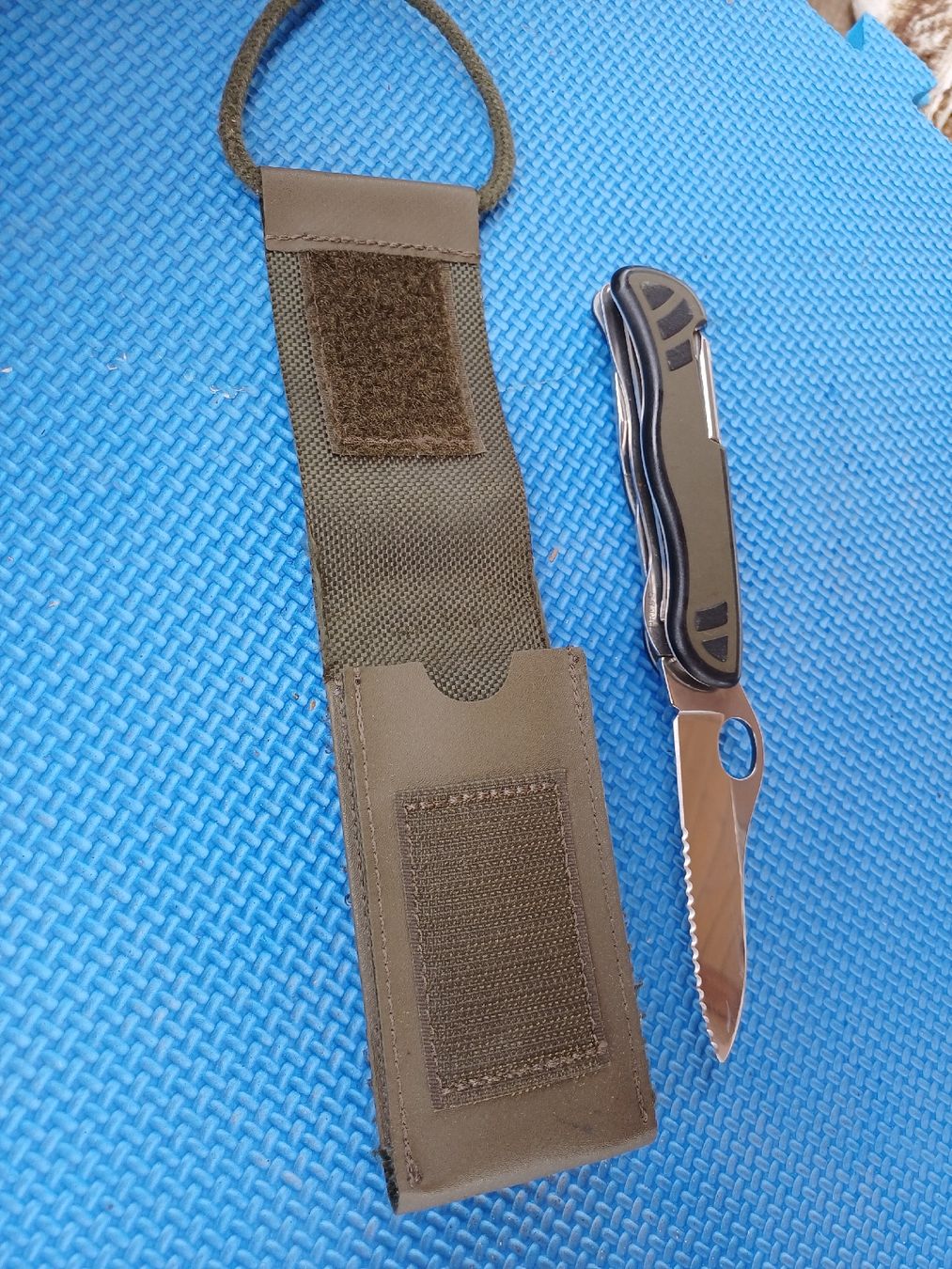 Militärmesser: Couteau Suisse de l'armée avec étui – Gebraucht aus Porrentruy von cha_tcx7