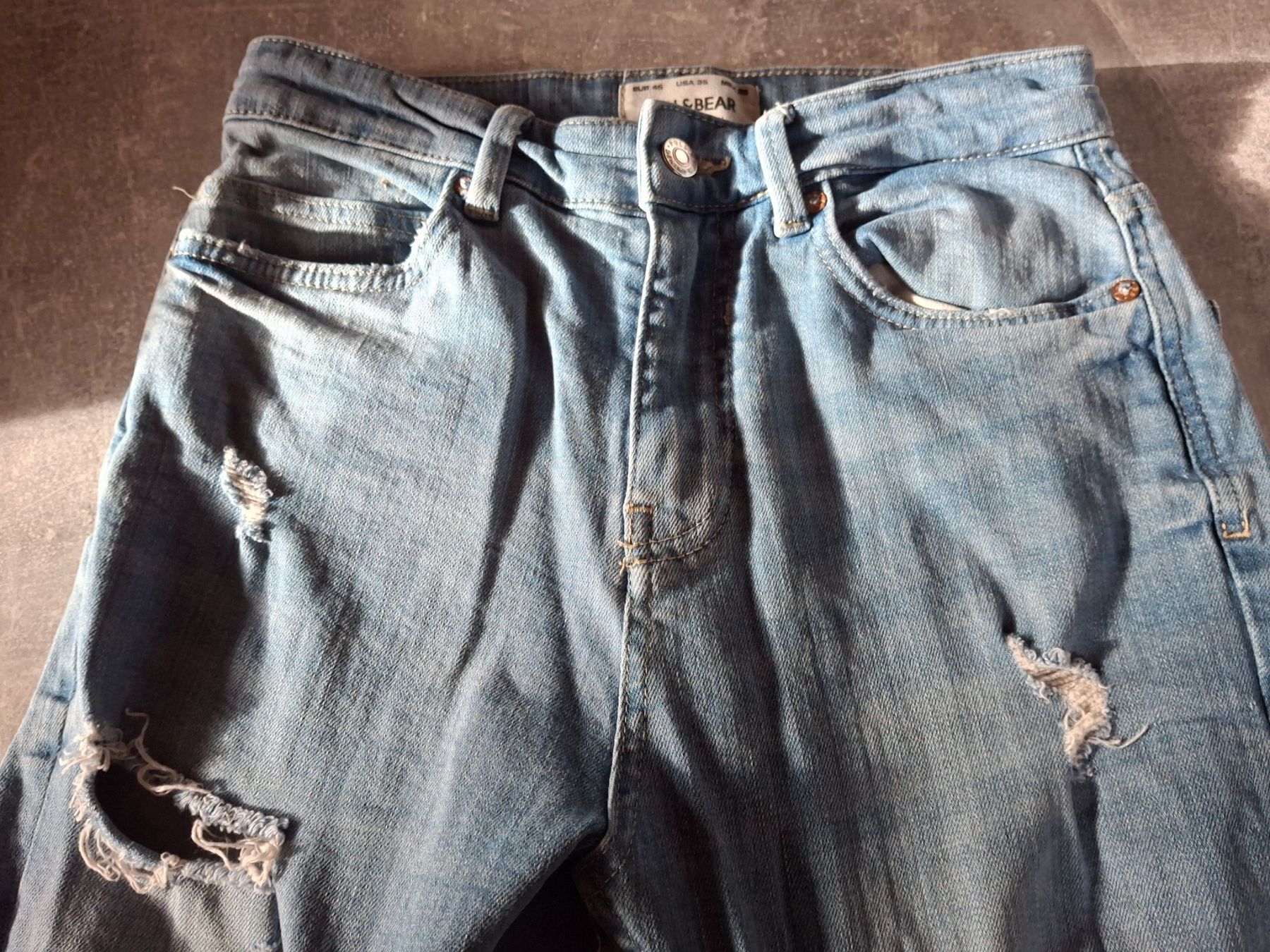 Pull&Bear Jeans: Pantalon jeans avec trous taille 46 - S marque Pull & Bear – Usato da Villiers venduto da san_jn5w 3