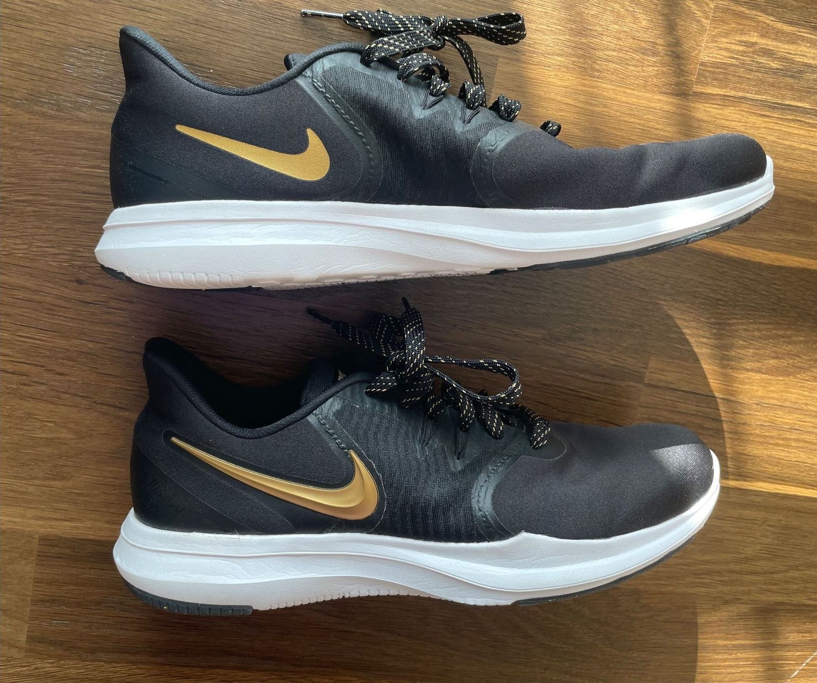 Nike Scarpe da donna: Nike training shoes – Usato da Olten venduto da B3ren 1