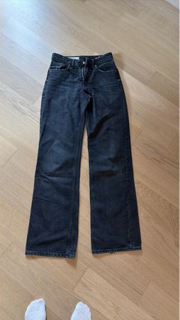 Zara Jeans, Wide Leg - great condition, broken zipper