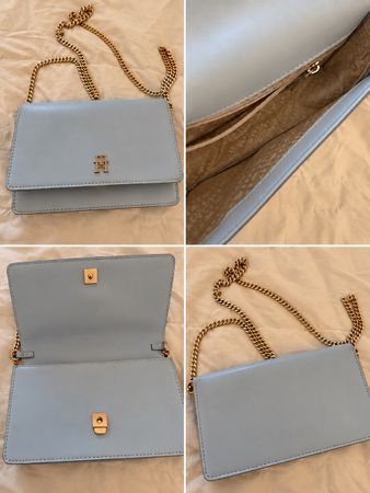 Tommy Hilfiger hellblaue Umhängetasche mit goldener Kette