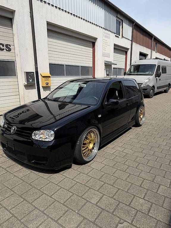 VW Automobili: Vw Golf 4 R32 – Usato da Münchwilen AG venduto da Vinnis 2