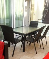 1 Garten Tisch mit Glas und 4 Stühlen