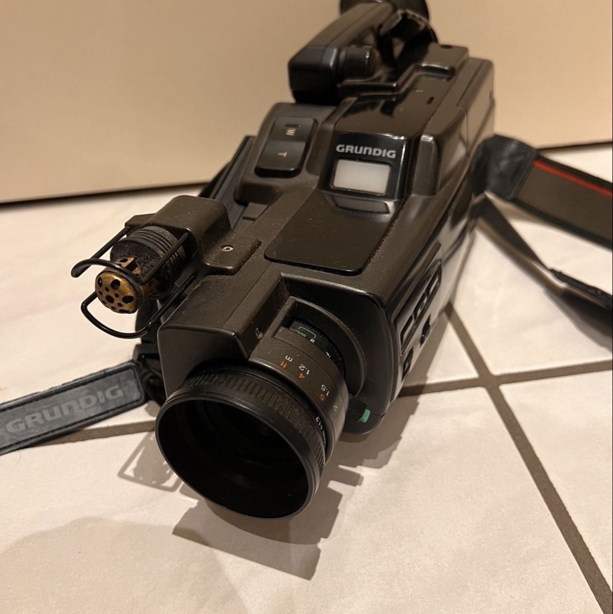 Caméscopes: VHS-C camcorder ab 1.- – Défectueux à Zürich par Program. 2