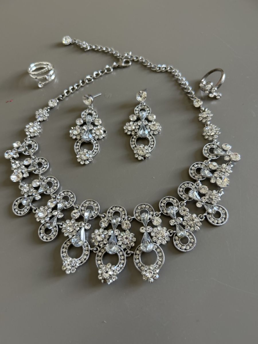Altri gioielli: Glamouröses Schmuckset mit Strass – Usato da Basel venduto da JasminJE