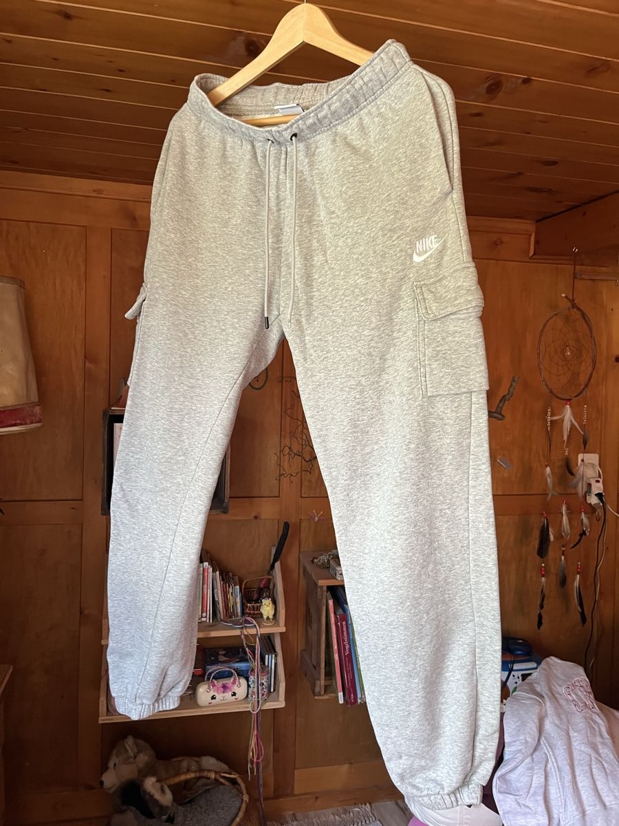 Hosen: Nike Cargo Jogginghose grau Grösse S – Neu (gemäss Beschreibung) aus Obersaxen von nae_9jzf 2