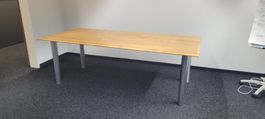 Massiver Bürotisch Massivholz mit Metallfüssen