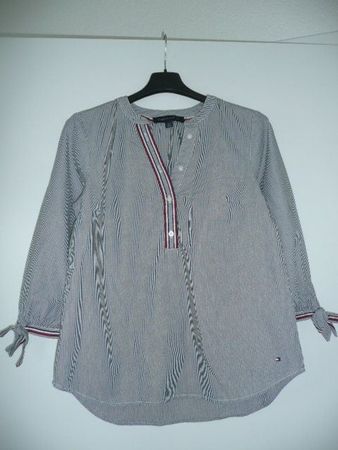 Neue Bluse Tommy Hilfiger blau/weiss + Gürtel aus Leder