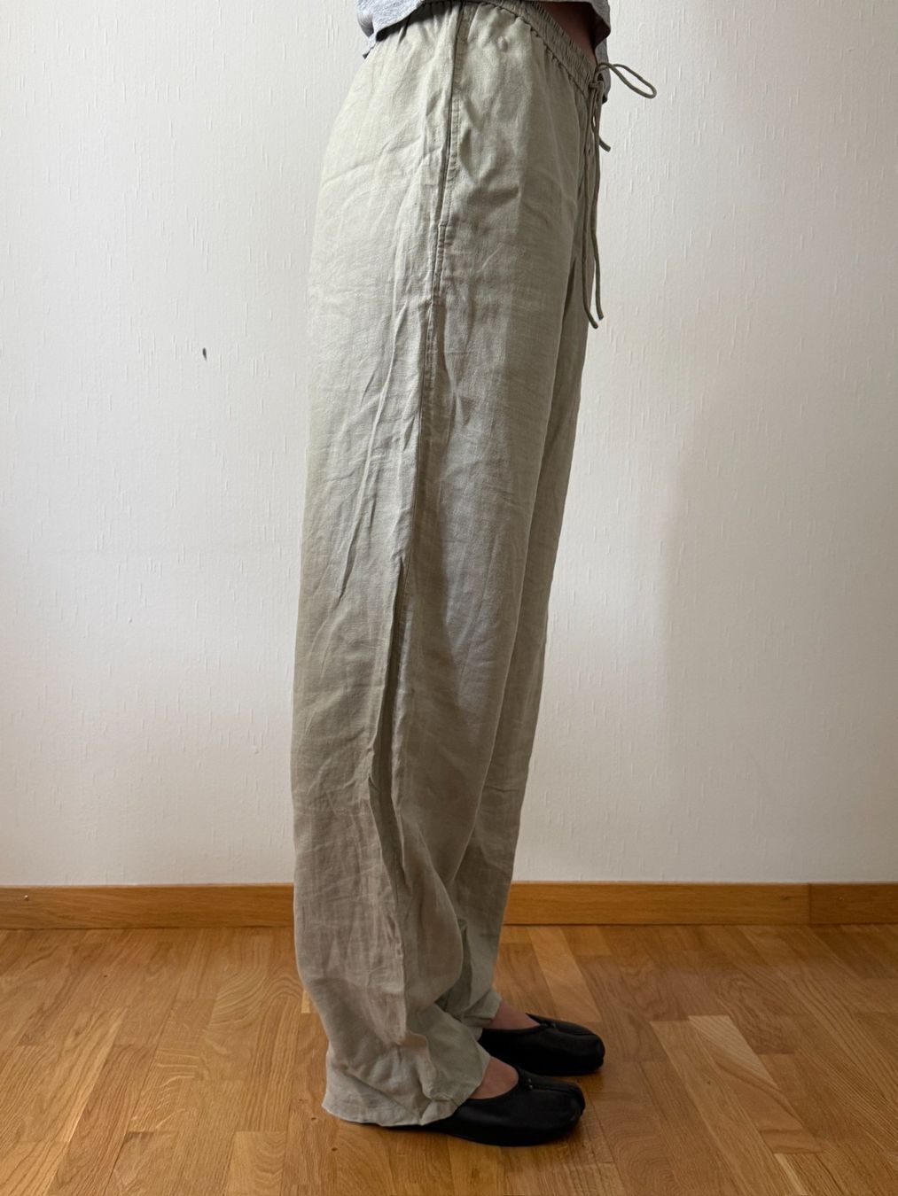 Arket Pantaloni: ARKET Leinenhose - Hellgrün / Salbei - 100% Leinen – Usato da Zürich venduto da nt7 2