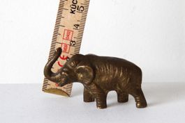 Kleiner Elefant aus Bronze - Glücksbringer - Sammelstück