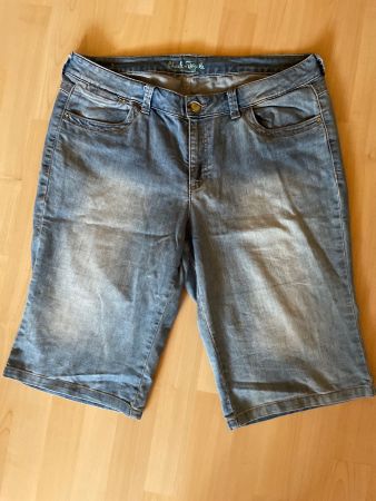 Jeans-Bermudas Damen hellblau Grösse 44 guter Zustand