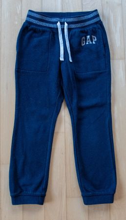 Trainerhose von GAP, Gr. XS (110)
