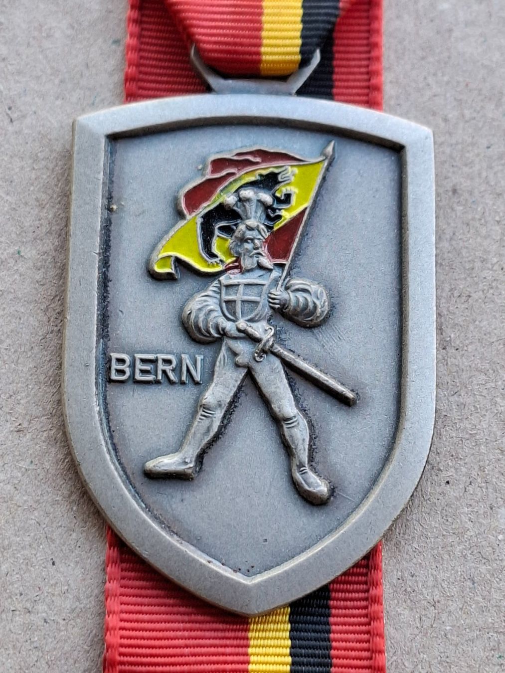 Medaillen: Bern Bannerträger (L187) – Gebraucht aus Schwanden GL von Suvorov