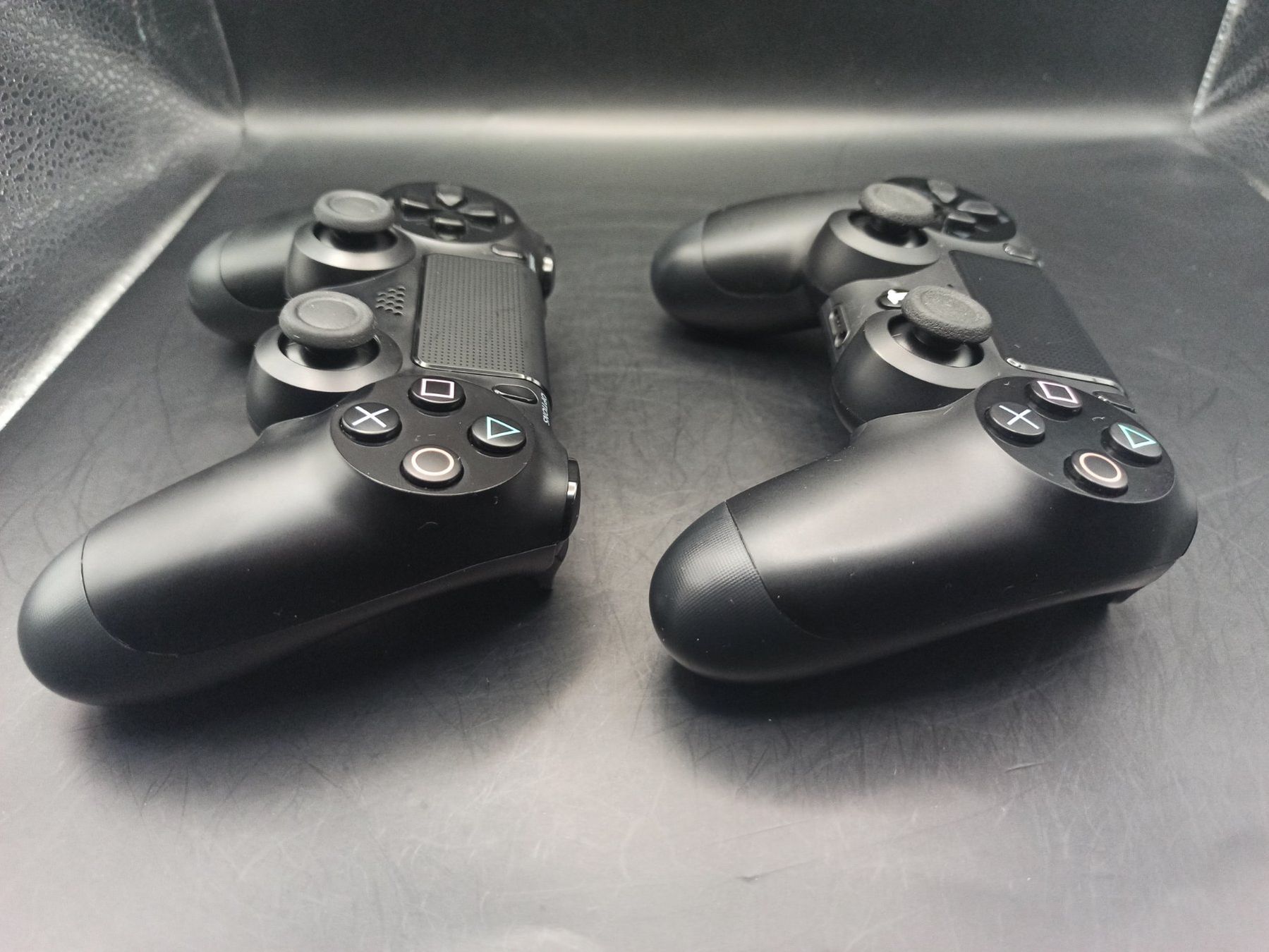 Controller: 2 x Original Controller Sony PS4 Wireless DualShock 4 TOP – Usato da Oberweningen venduto da mar_87mx 2