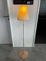 Moderne Stehlampe Stehleuchte 130cm Plissée Holzfuss