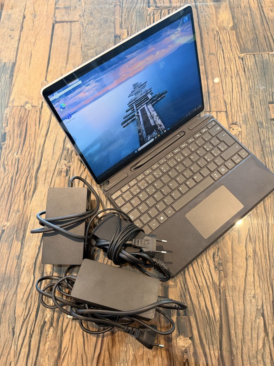 Microsoft Notebooks: Microsoft Surface Pro 8, 256 GB SSD, 16 GB RAM – Gebraucht aus Diepoldsau von Risa-94