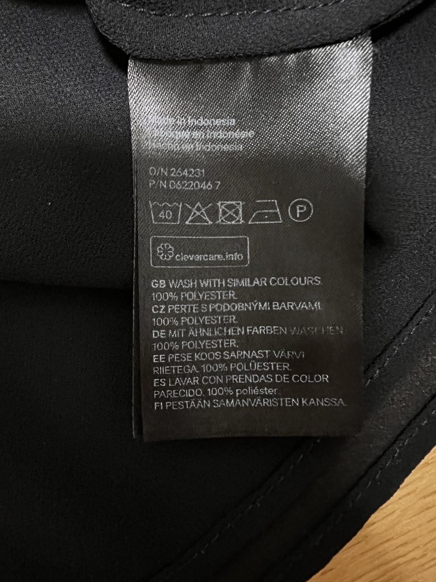 H&M Chemisiers: Bluse H&M / Grösse 38 – D'occasion à Escholzmatt par mel_58wh 2