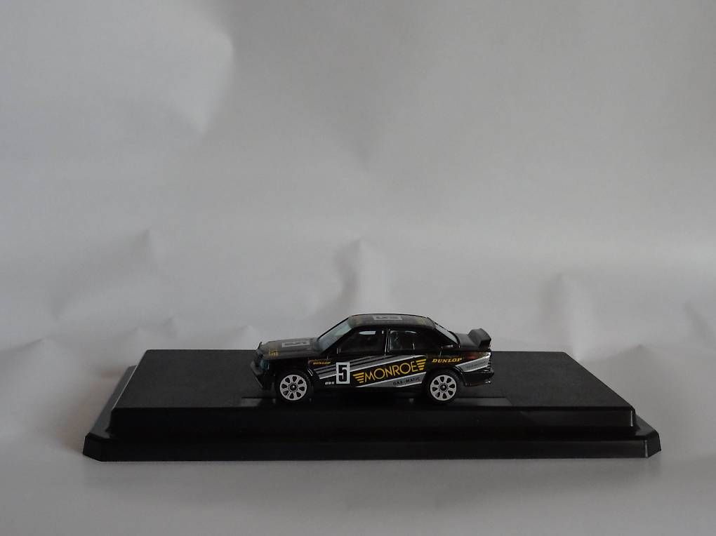 Modellini d'auto: Modellautos (4 Stück) 1:37-1:43 (gebraucht) – Usato da Hombrechtikon venduto da Fbaettig