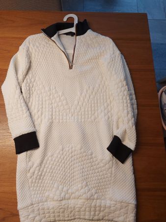 Robe pull Maje blanc cassé, taille 2