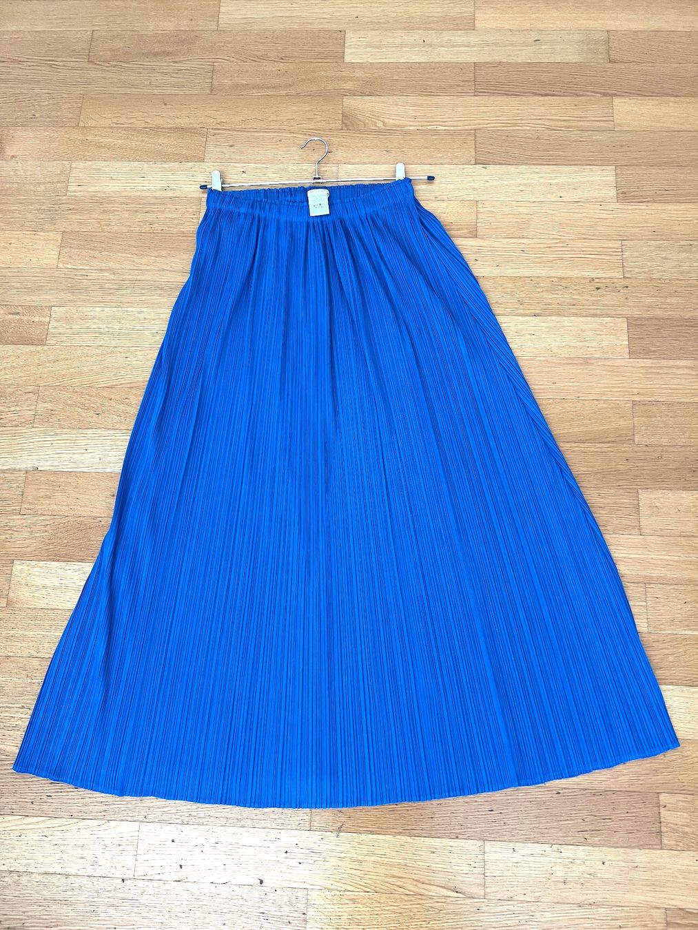 Issey Miyake Gonne: Maxi Rock von Miyake Gr. 5 – Usato da Binningen venduto da criss-cross 7