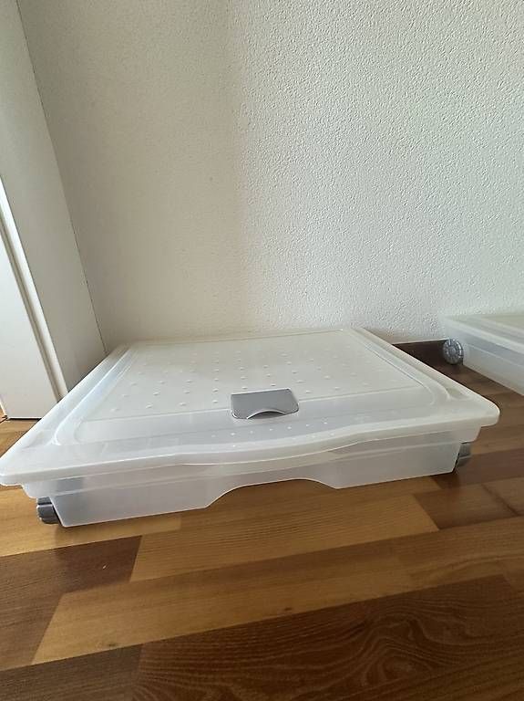 Behälter & Ähnliches: Plastik-Box auf Räder, stapelbar – Gebraucht aus Hochfelden von sus_776p 2