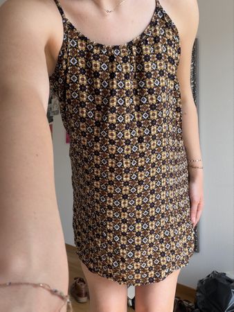 Kleid gemustert kurz Grösse S guter Zustand