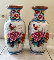 Paar chinesische Porzellanvasen–Blumen & Vögel–Made in China