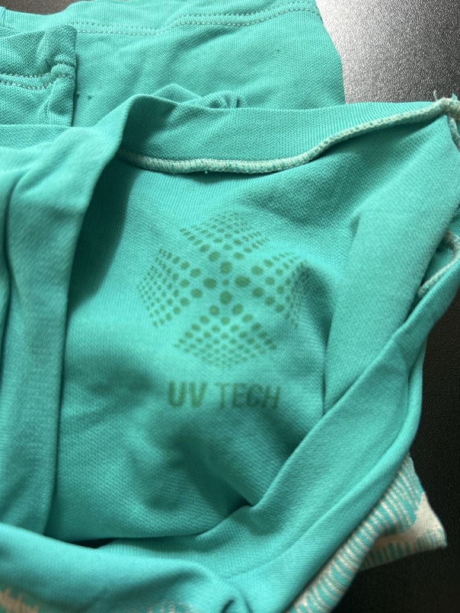 Camicie, T-shirt & Polo: Tee-shirts 9-10 ans Track & Field UV TECH vert bleu – Usato da Lausanne venduto da non_ptb6 3