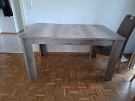 Ausziehbarer Esstisch in Holzoptik