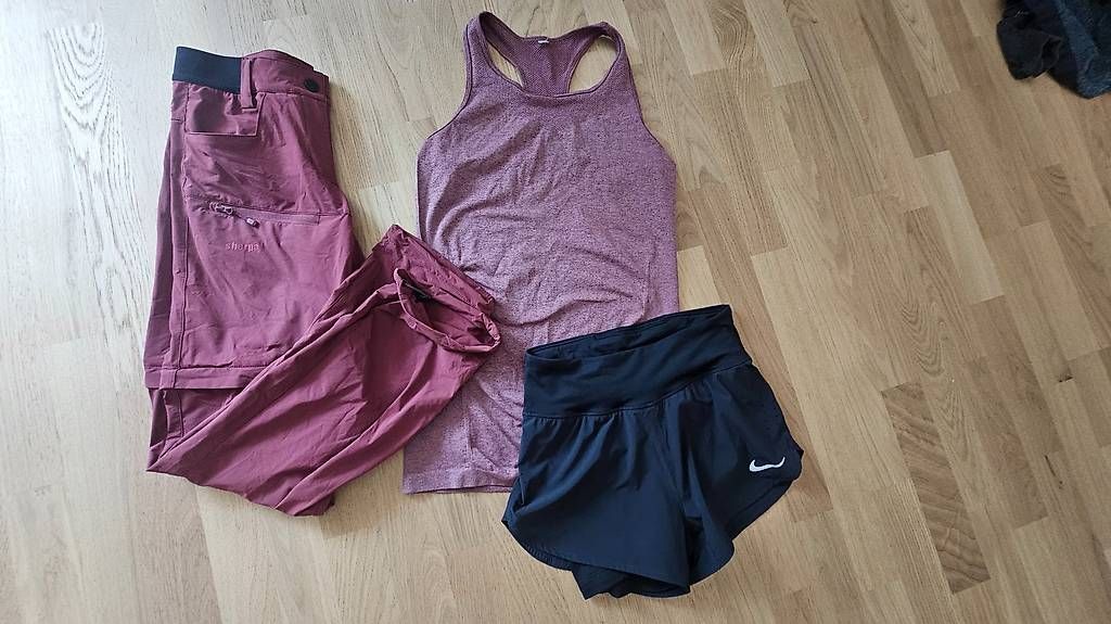 Nike Lotti di vestiti: Winter- und Sportkleider XS-S – Usato da Thun venduto da ninuschga 3