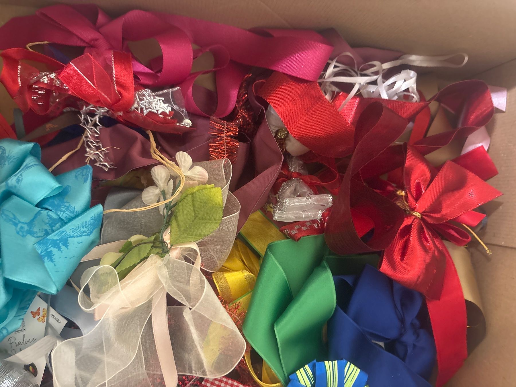 Nastri decorativi: Geschenkband Sortiment diverse Farben gebraucht – Usato da Wallisellen venduto da ASZT 1