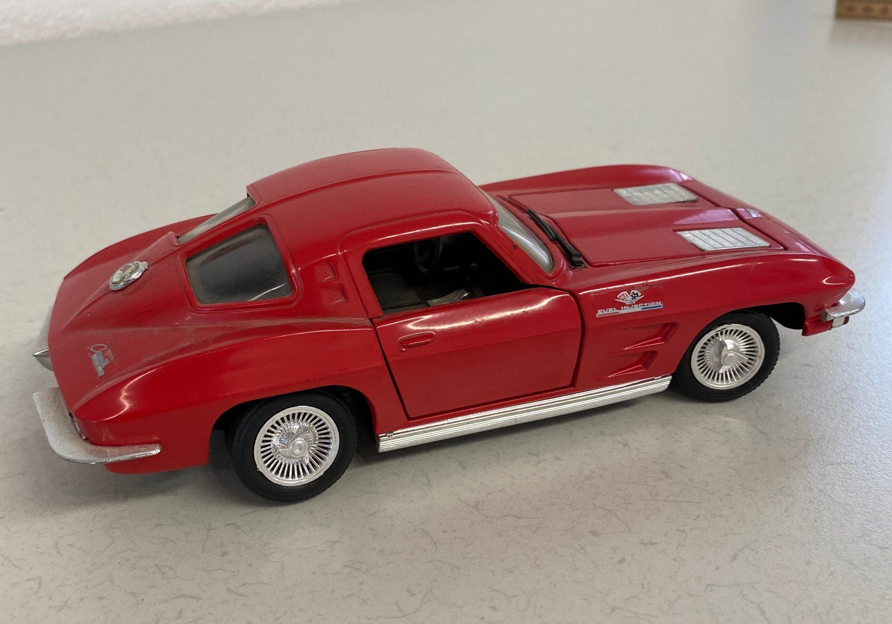 Chevrolet Modellini d'auto: Vintage Corvette Stingray Modellauto, 1/24 – Usato da Niederhelfenschwil venduto da Chleeblatt1938 5