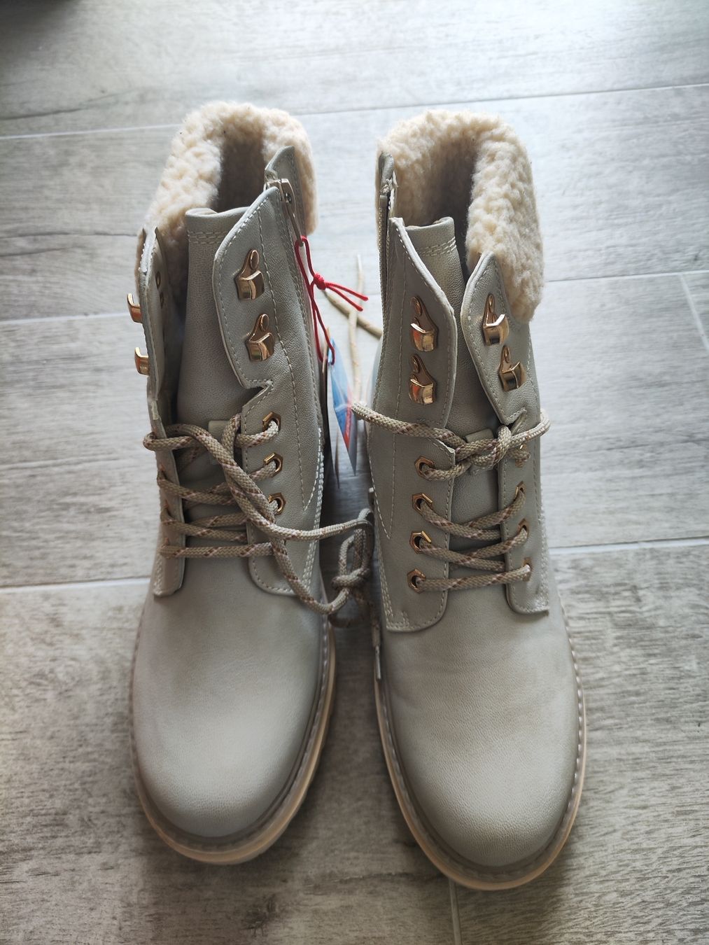 Scarpe da donna: Bottines Kimbertel beige, chaudes et imperméables, T. 40 – Nuovo e nell'imballaggio originale da Les Acacias venduto da mei_2xhp 1