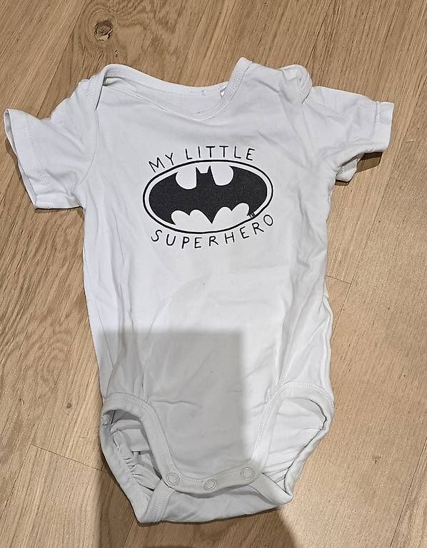 Lotti & Set di vestiti: Batman Kleiderset Grösse 56 – Usato da Boll venduto da BernerIn_89