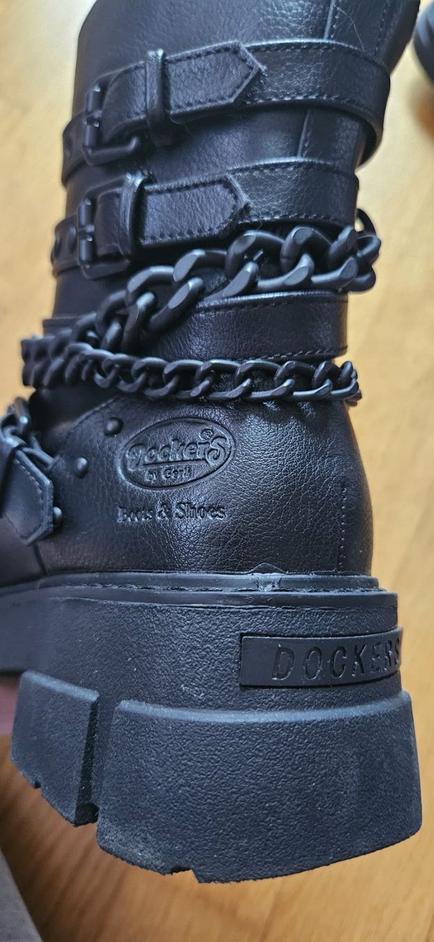 Damenschuhe: Docker's Boots mit Ketten, massiver Sohle, Schwarz Gr. 37 – Gebraucht aus Zweidlen von Shubli