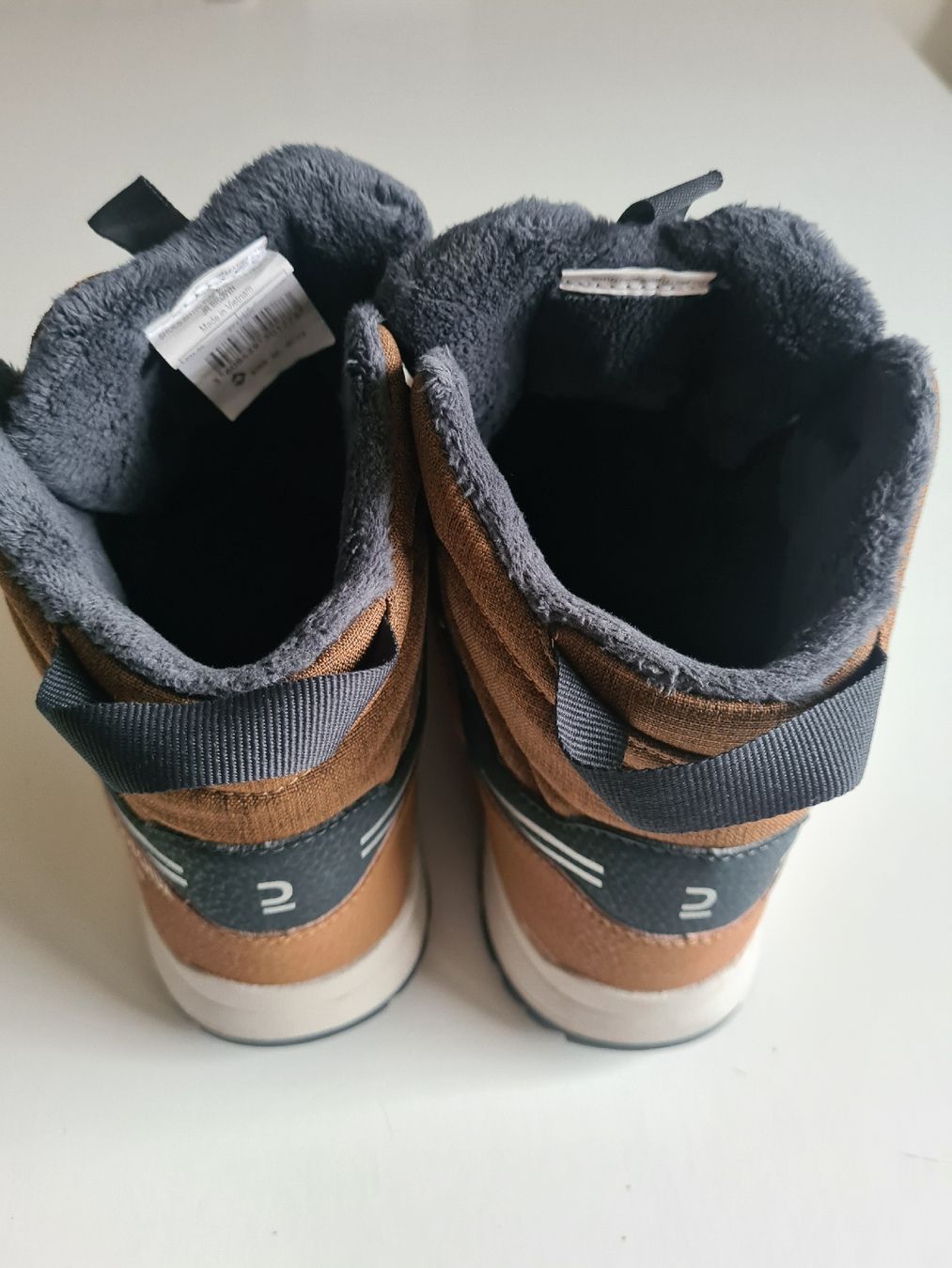 Decathlon Scarpe da uomo: Quechua, Winterstiefel, cognac, waterproof, gr. 38 – Usato da Steinhausen venduto da MilaB 1