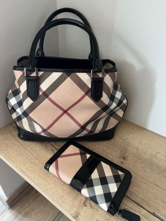Burberry Handtasche und Geldbörse