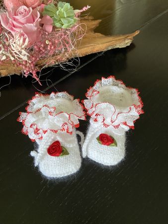 Babyfinkli mit Raschelspitze, ab Geburt. 🌹