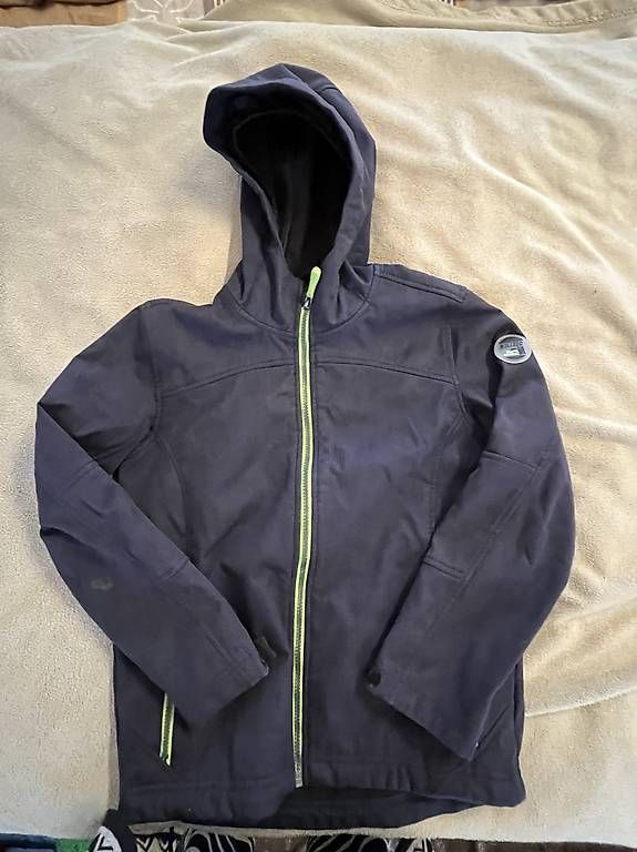 Vestes & Manteaux: Killtech Softshelljacke 140 – D'occasion à Uttwil par julesonne