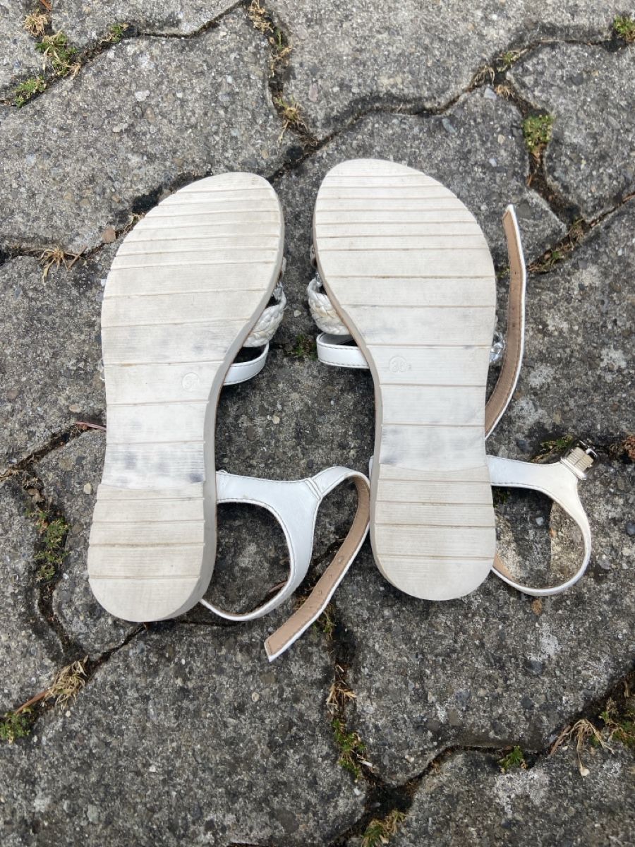 Chaussures filles: Sandalen Gr. 36 – D'occasion à Heitenried par Carmes 1